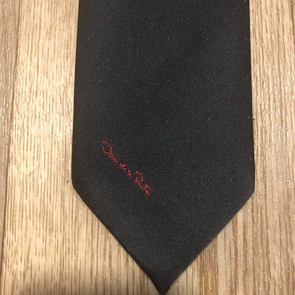 Oscar de la Renta Satin Tie - Picture 3 of 5